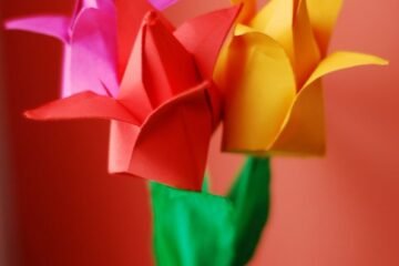 Jak zrobić piękne kwiaty papierowe: krok po kroku instrukcja i porady