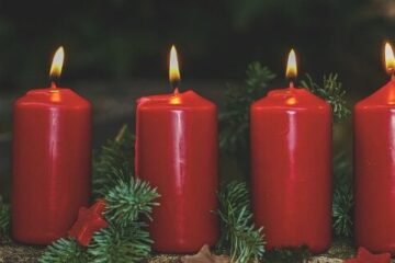 Jak zrobić wieniec adwentowy? Poradnik krok po kroku.