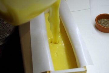 Naturalne barwniki do mydła: wszystko, co powinieneś wiedzieć o kolorowaniu mydeł.