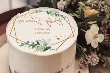 Topper na tort: jak ozdobić tort bez wychodzenia z domu.